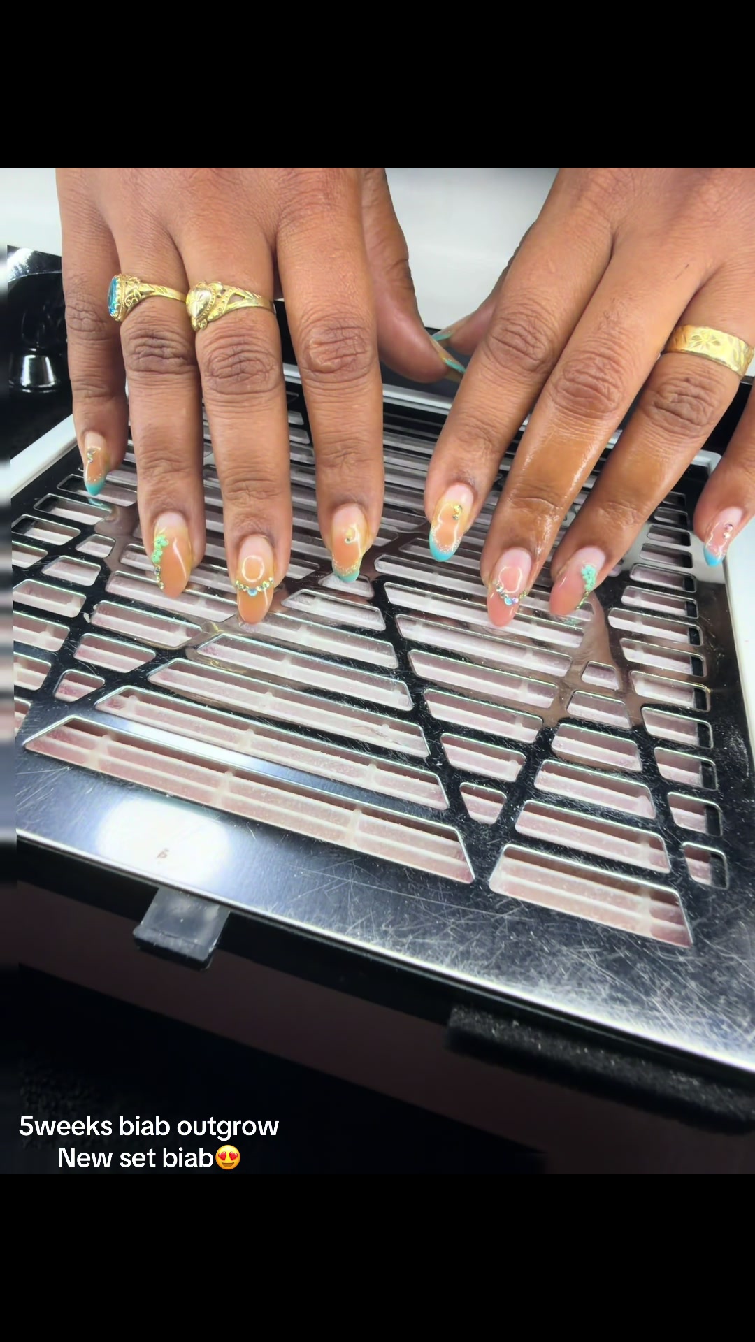 @Zoya’s Beauty&Nails