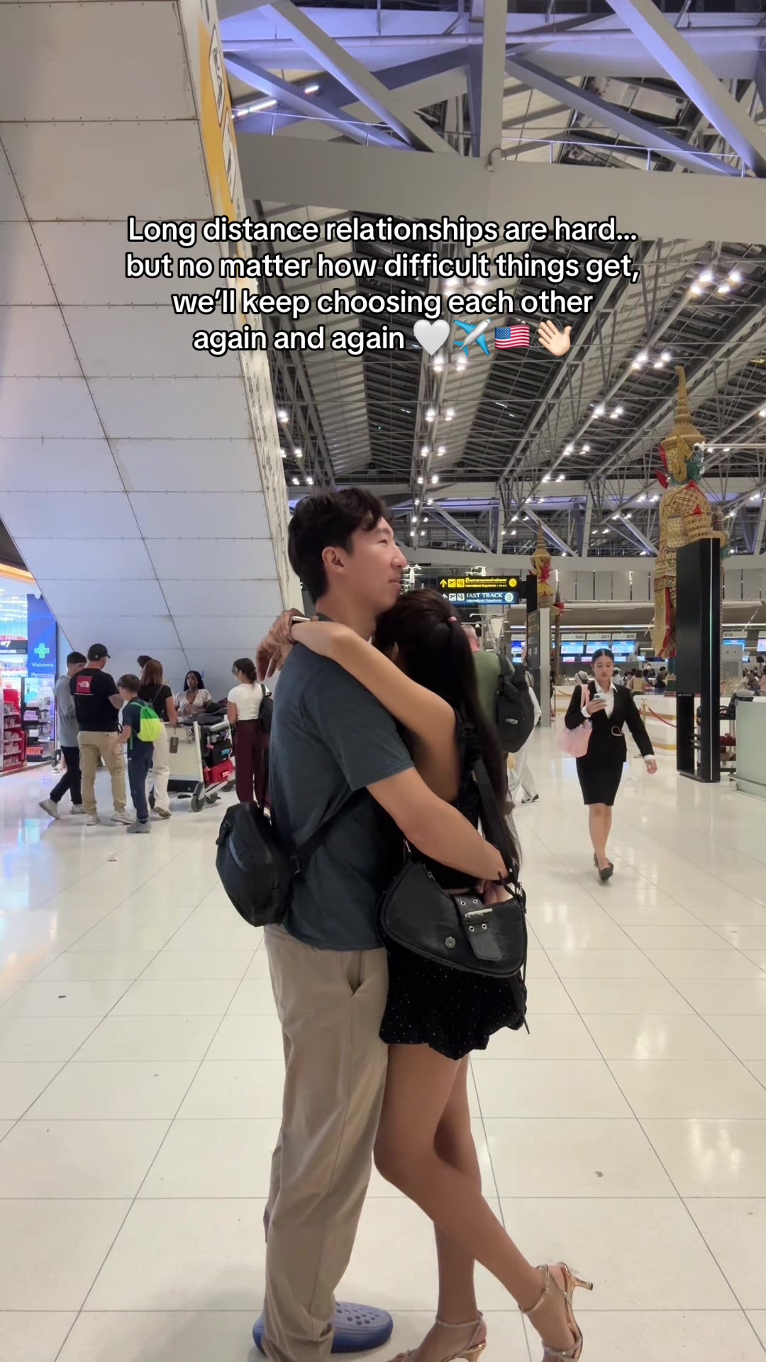 @kim.and.chris 🇹🇭🇺🇸