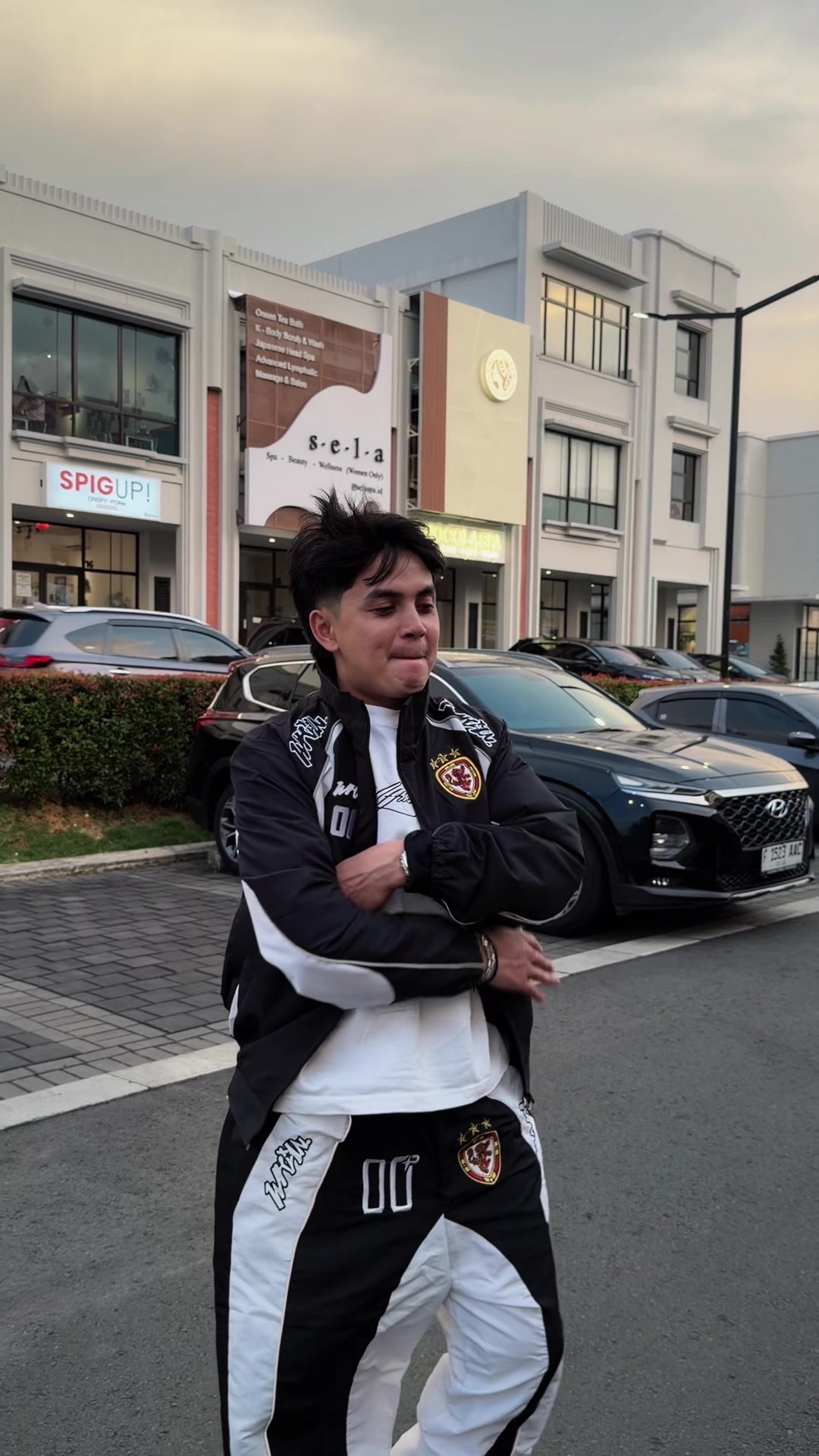 @Adechulooo