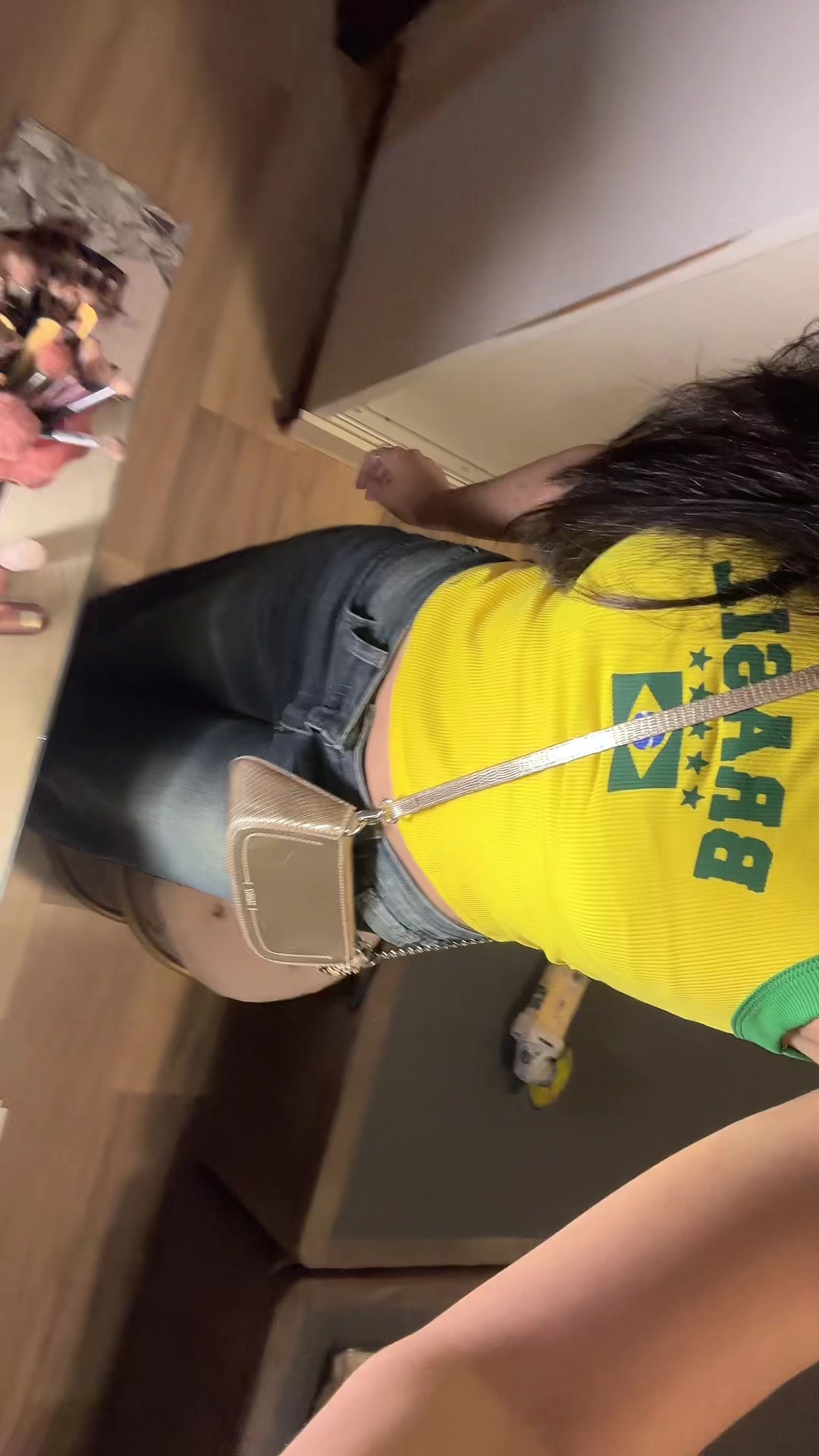 @Larissa Debortoli