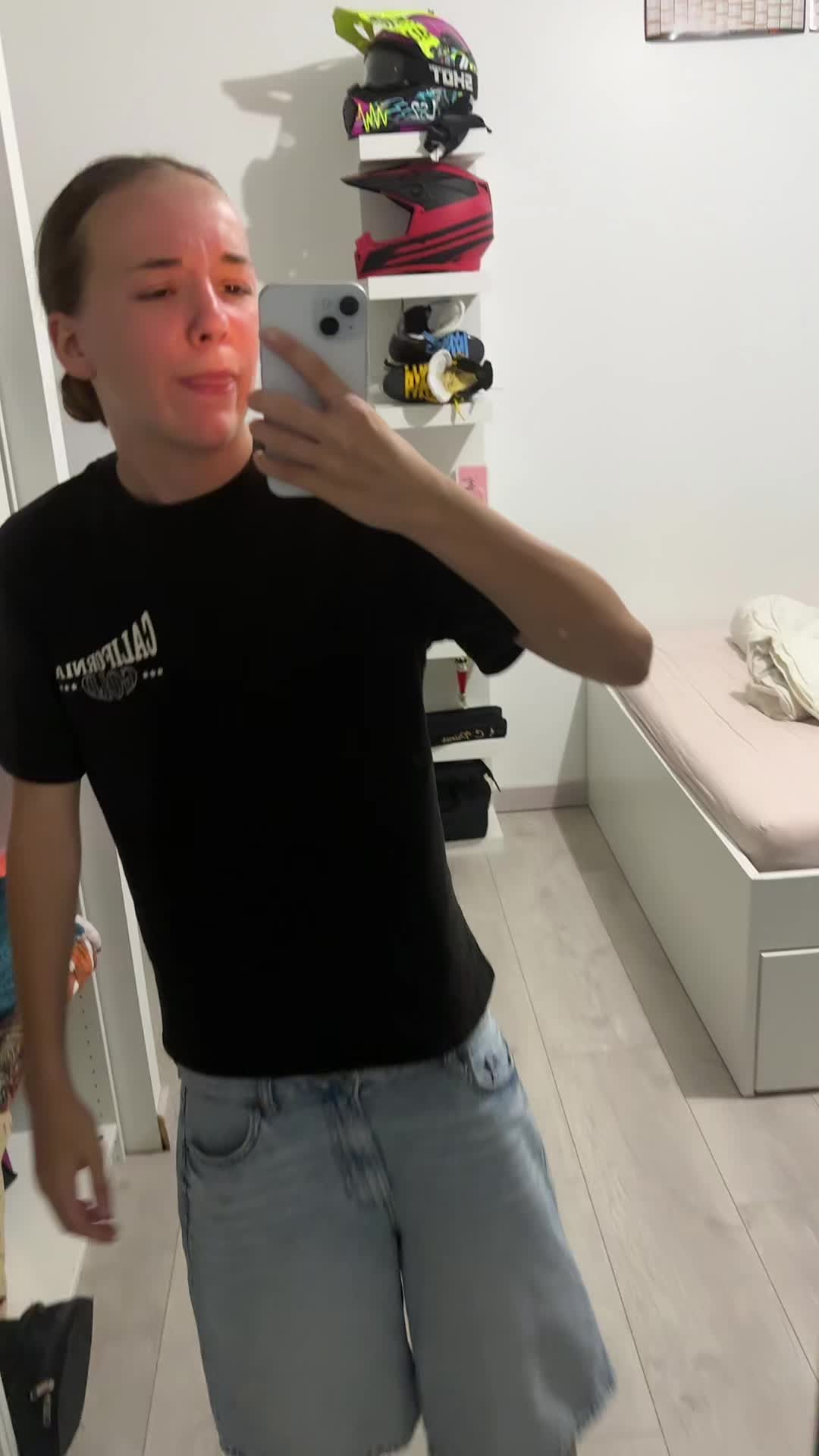 @𝐜𝐥𝟒𝐫𝐚.😶&zwj;🌫️