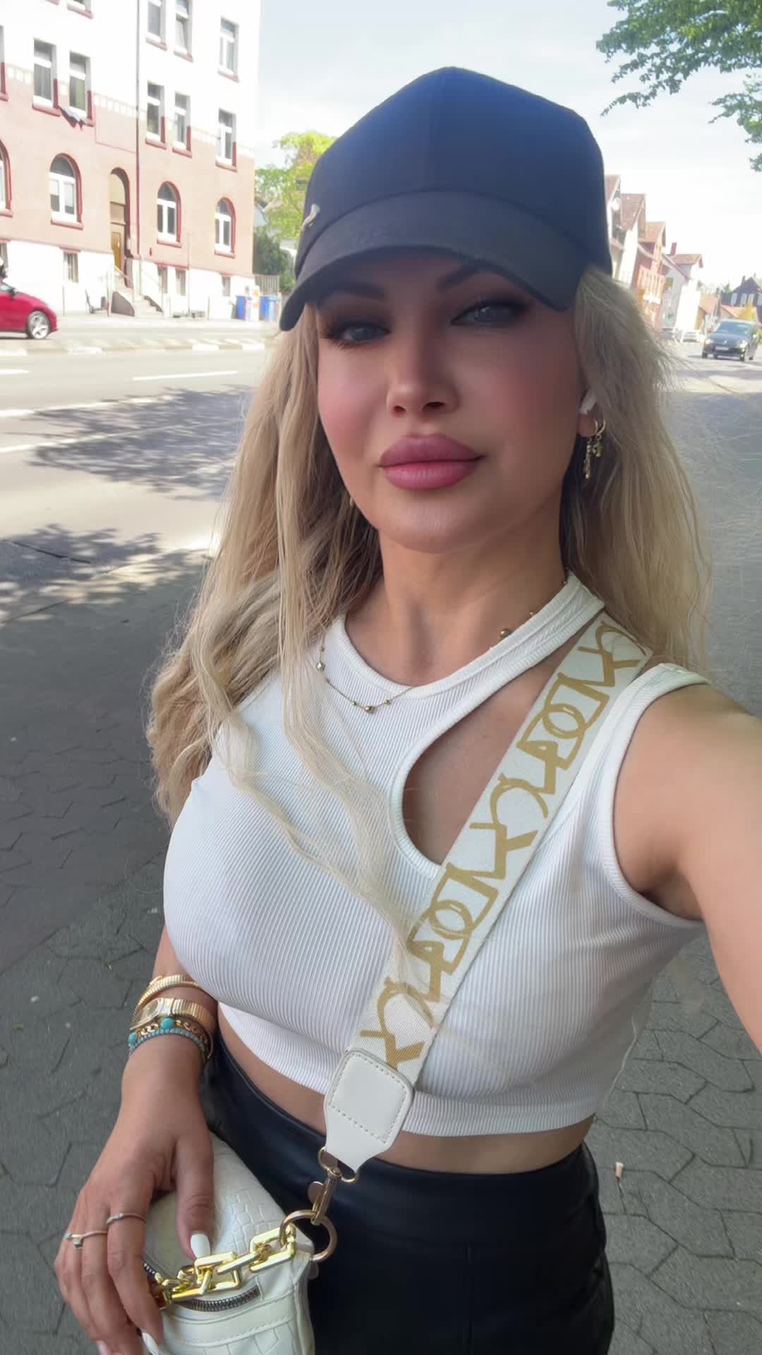 @Emoş💗