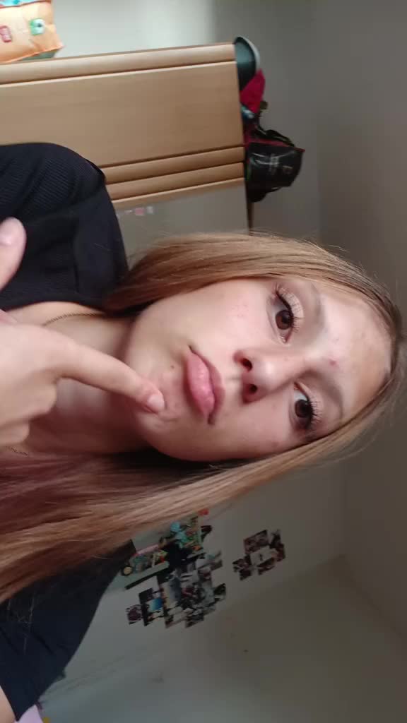 @𝕃𝕒𝕣𝕒 𝕊𝕠𝕡𝕙𝕚𝕖💙🤍