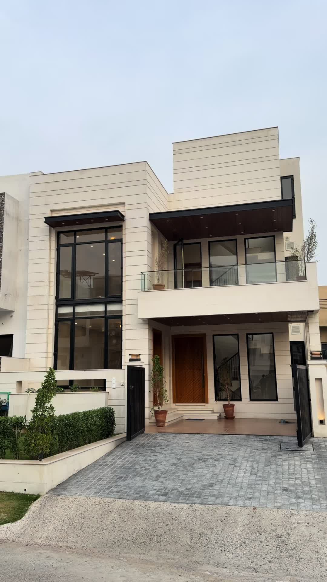 @TheHouseOfPropertyOfficial