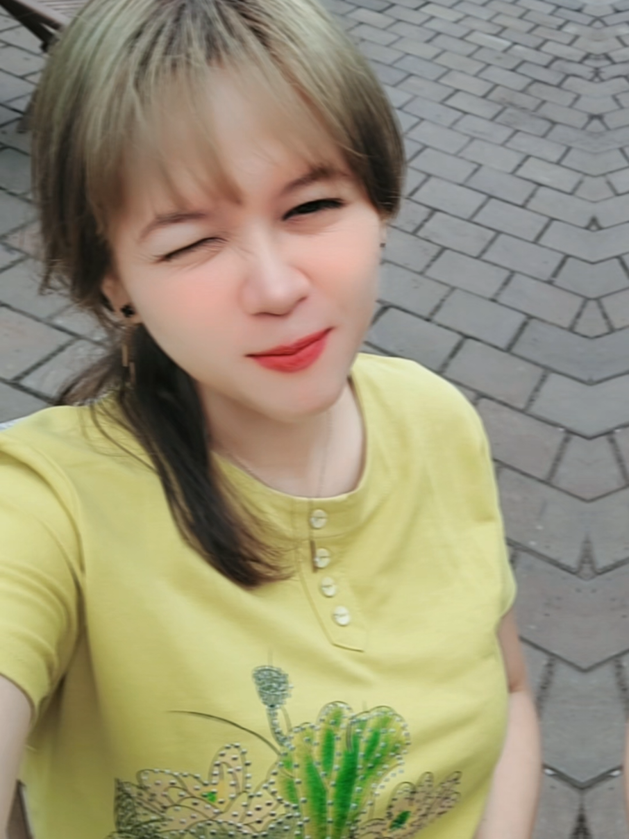 @RhiRi