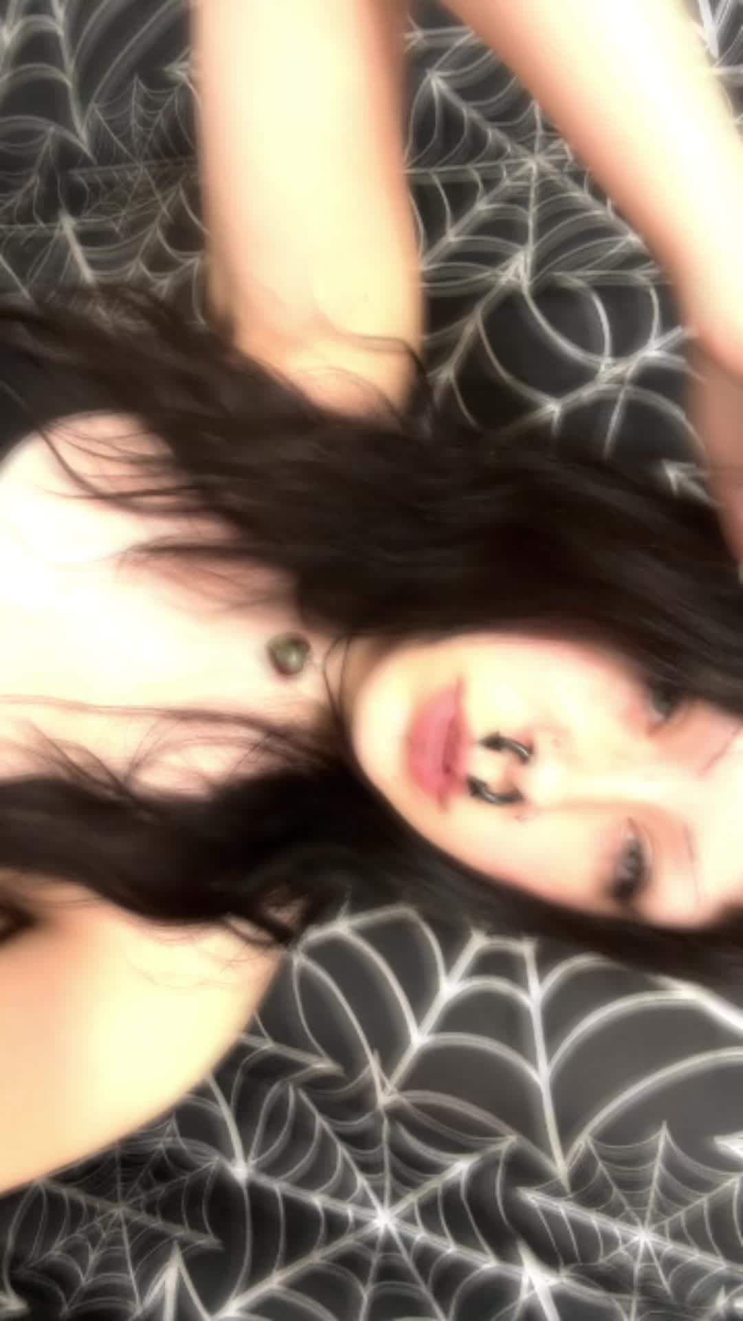 @aja 🧟&zwj;♀️