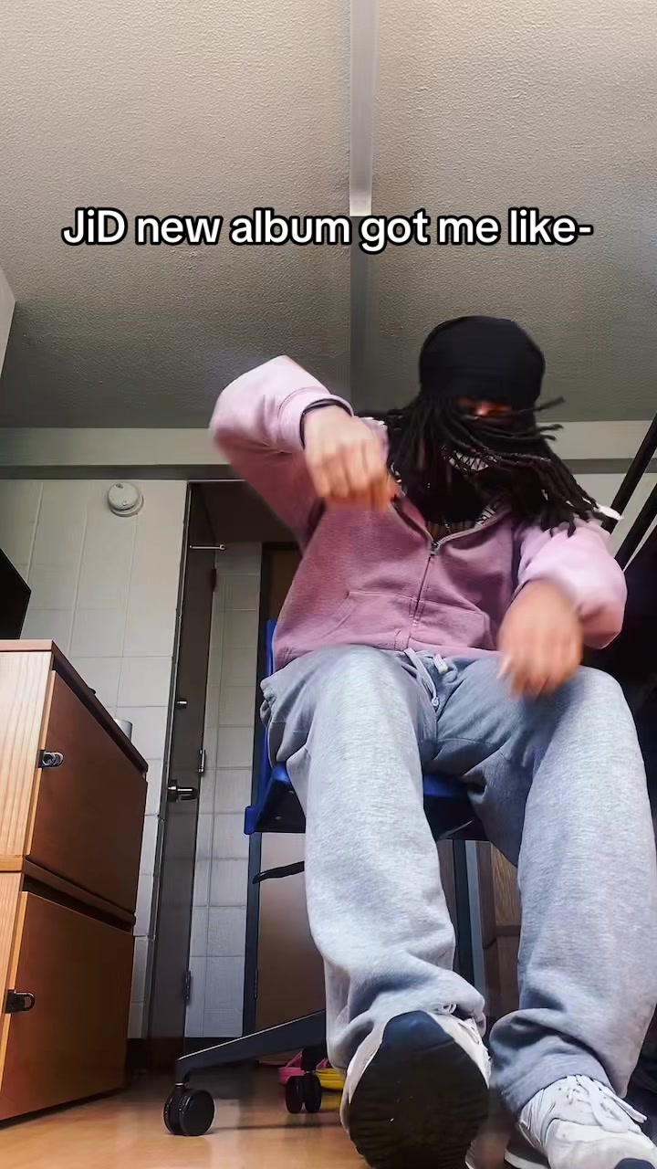 @Ay_Dot