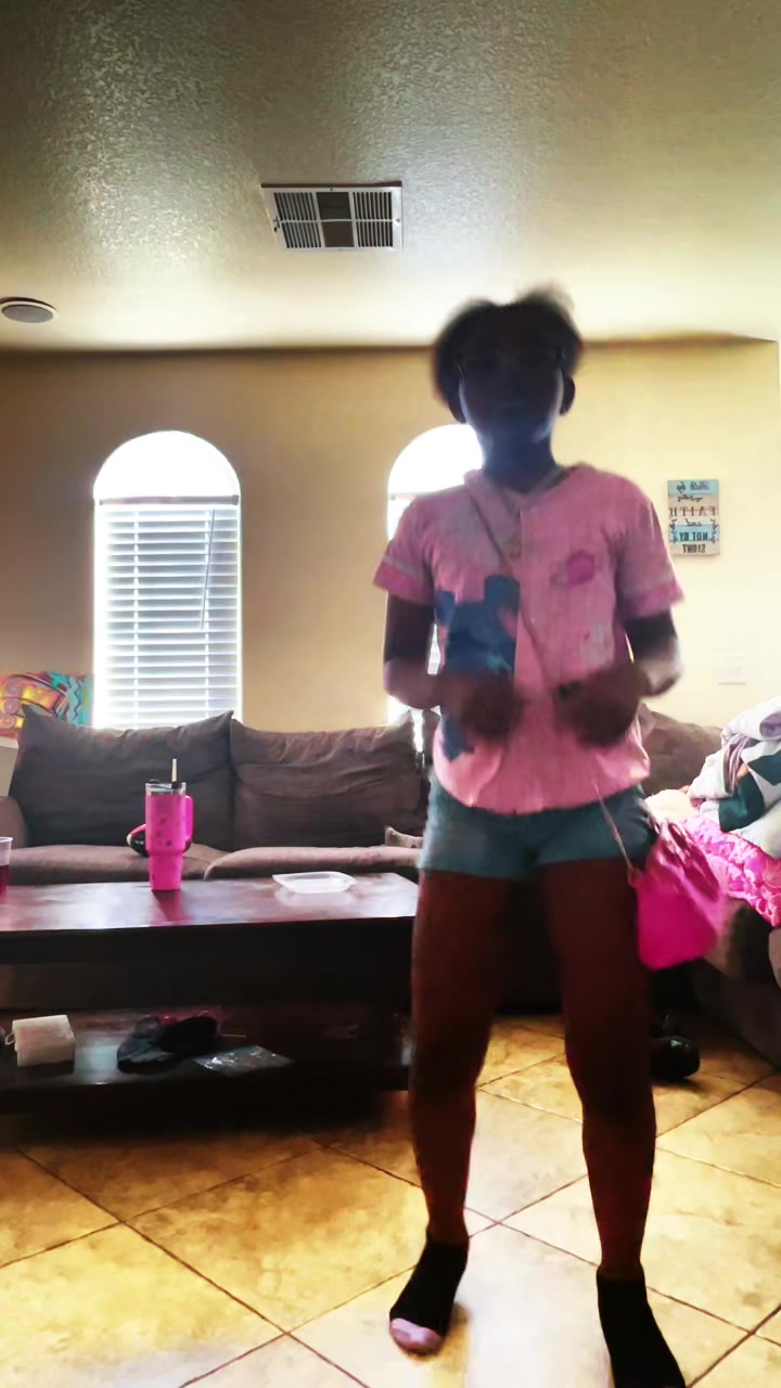 @ChelleyB0SS