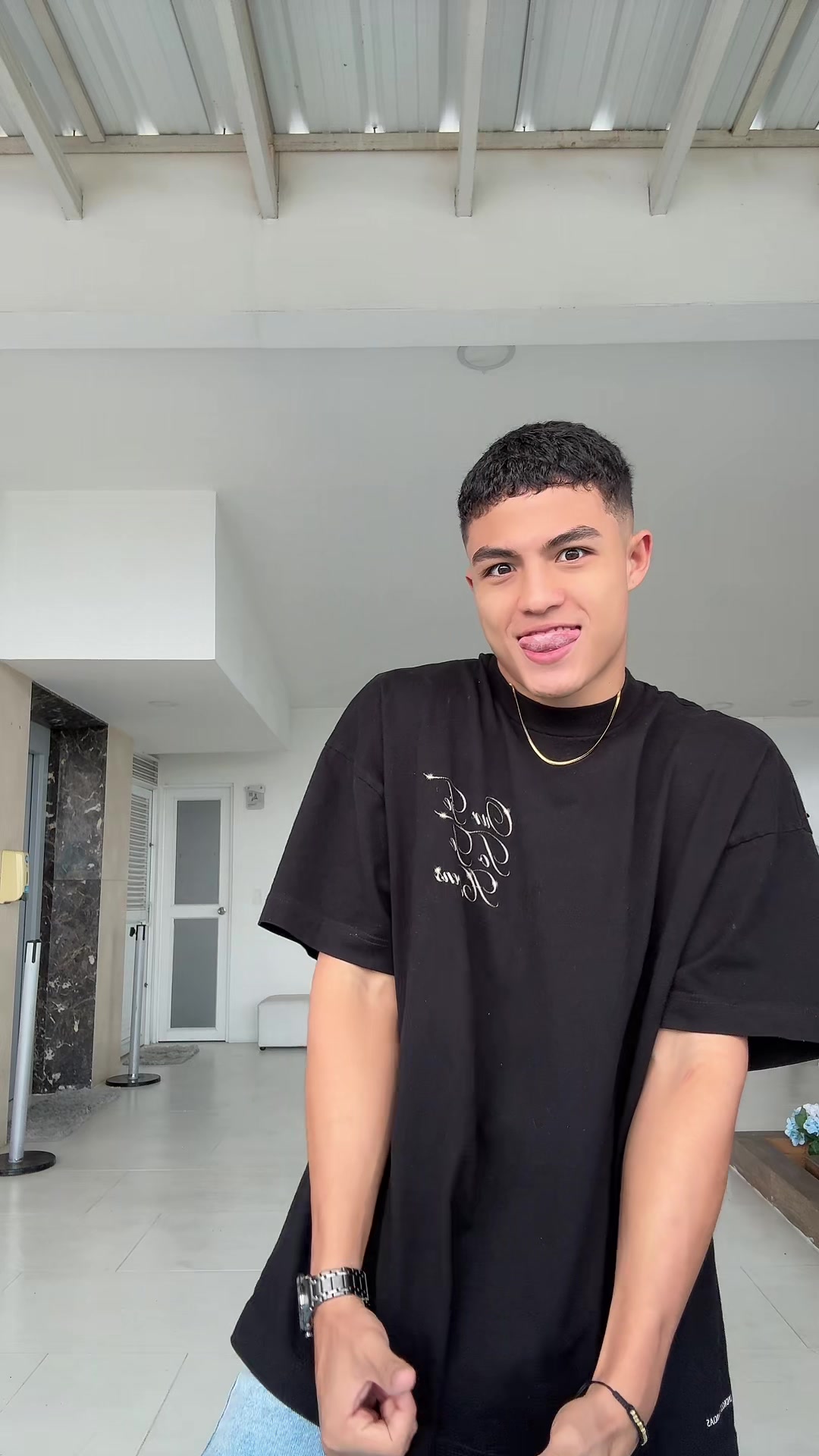 @𝐇𝐮𝐠𝐨 🦦