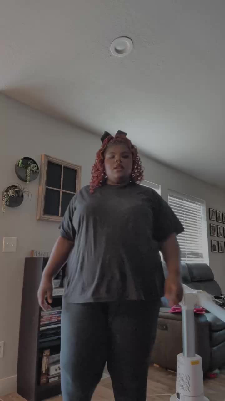 @theoneandonlyliz17