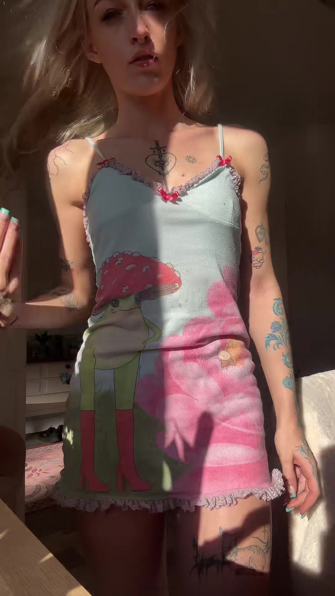 @1ivingdeaddoll