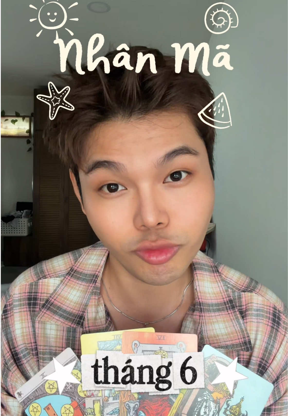 @Một chiếc &ocirc;m nhỏ ch&iacute;u