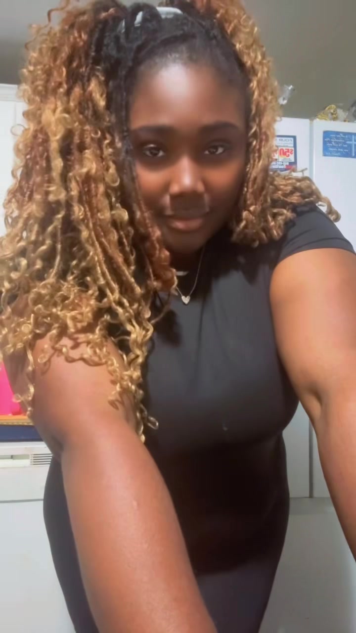 @Arjana Akskm
