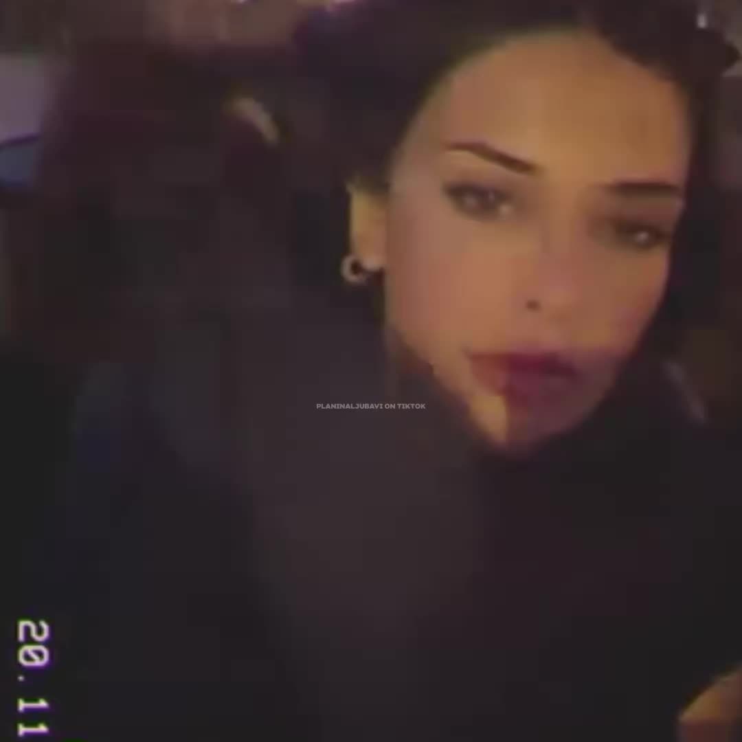 @🦋