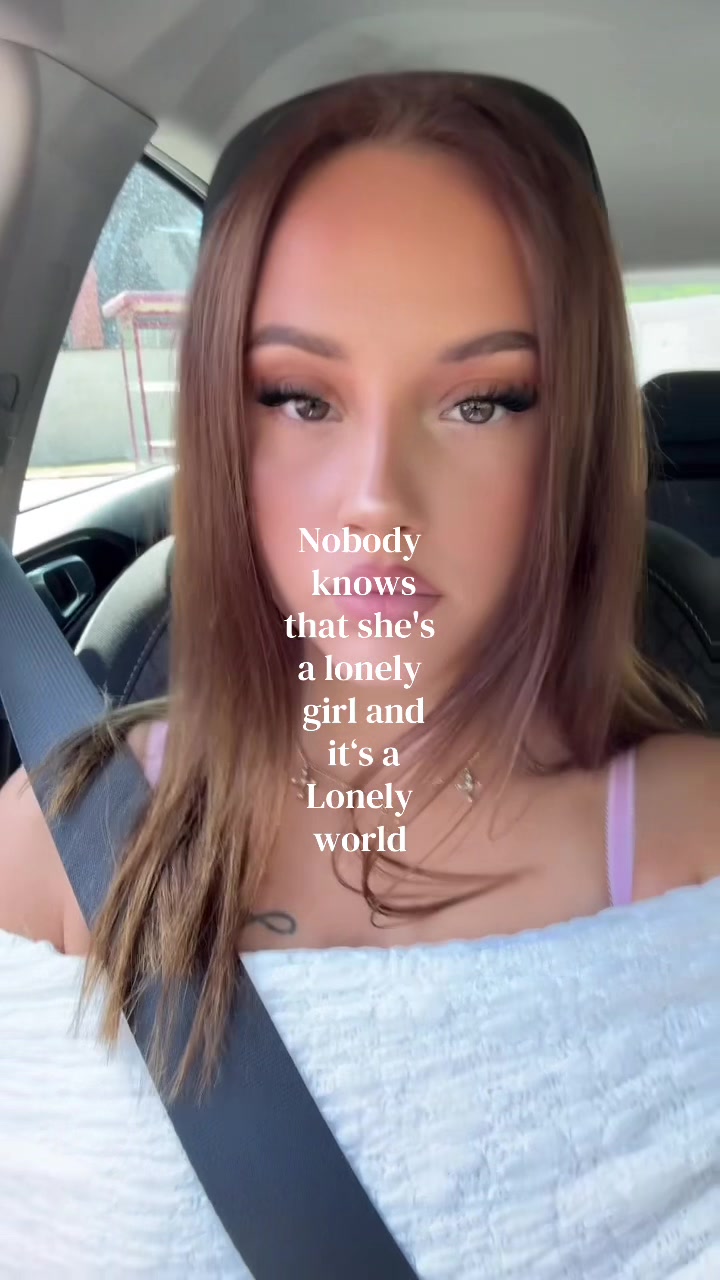 @𝐌𝐀𝐗𝐈𝐍𝐄💖