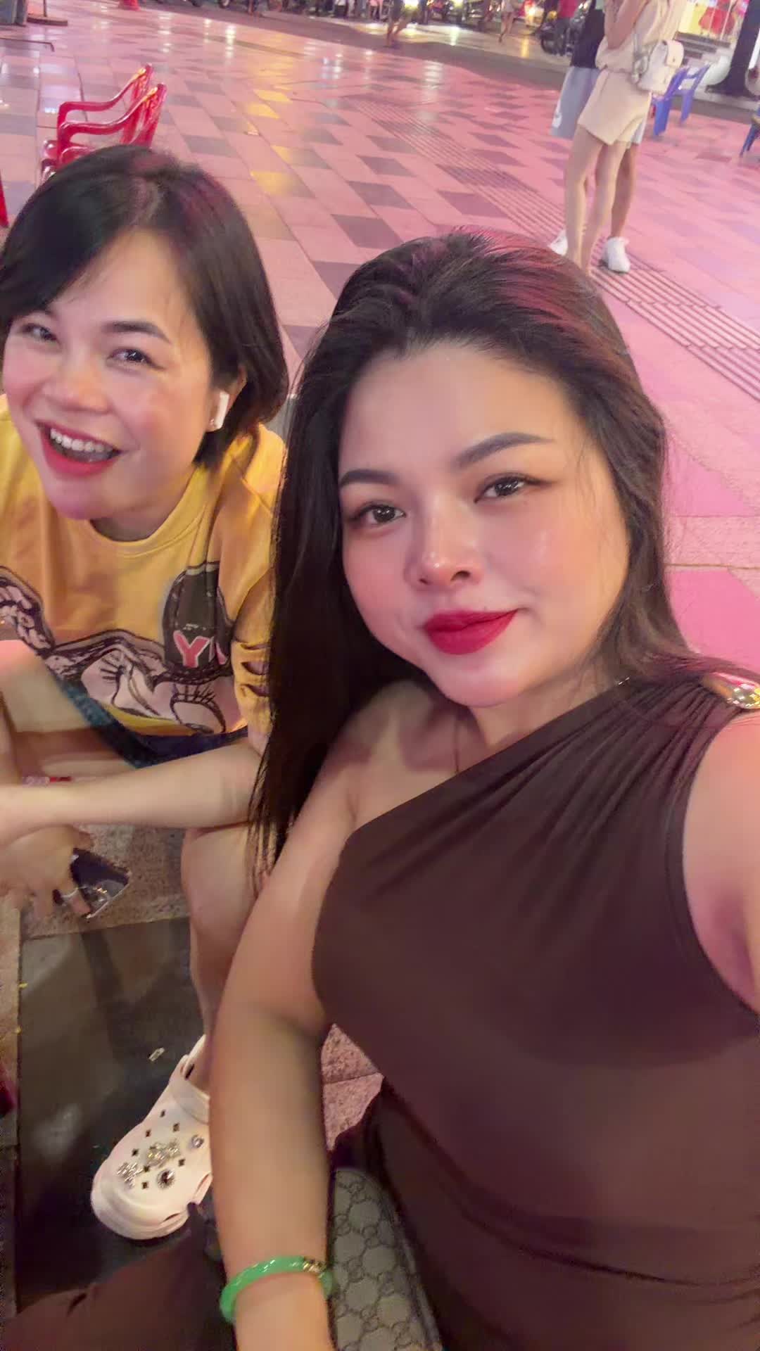 @HỚT TÓC NAM THẢO NGUYÊN Q4