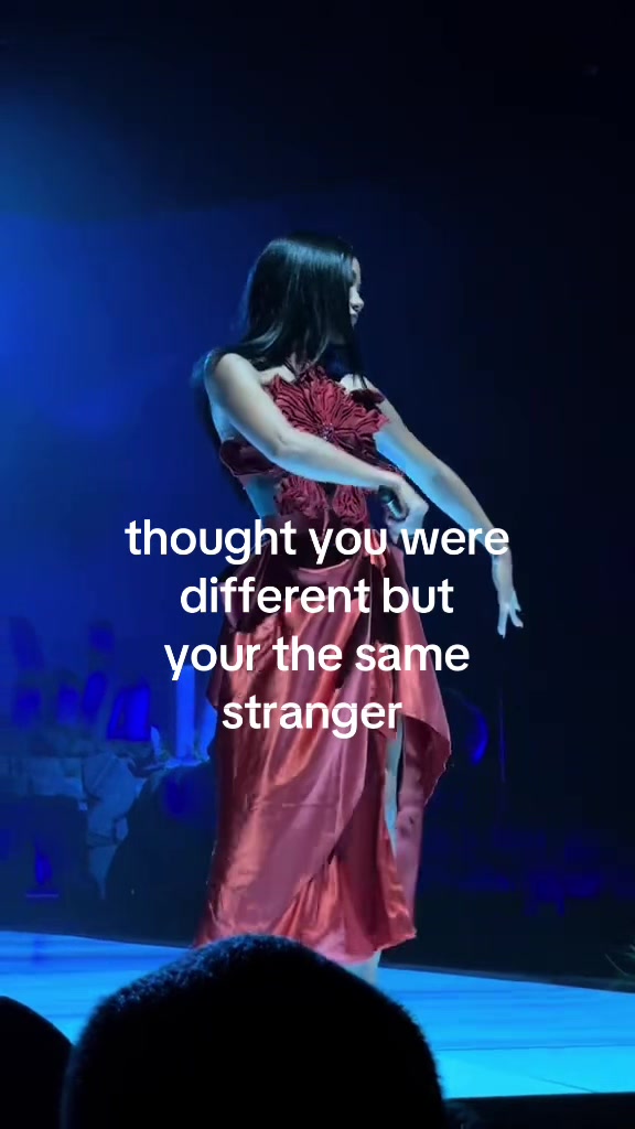 @⃟