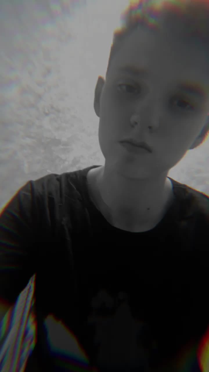 @𝓑𝓻𝓸𝓴𝓮𝓷 𝓗𝓮𝓪𝓻𝓽♡