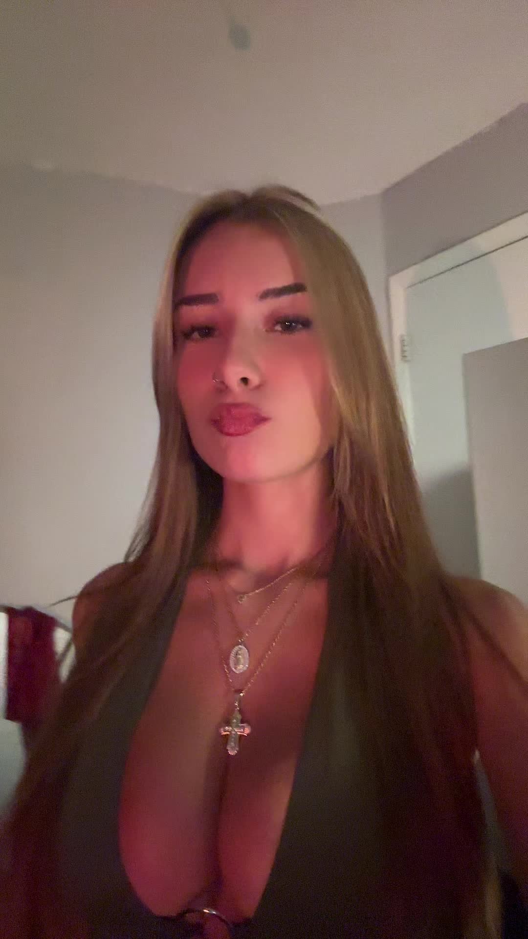 @t 🫦