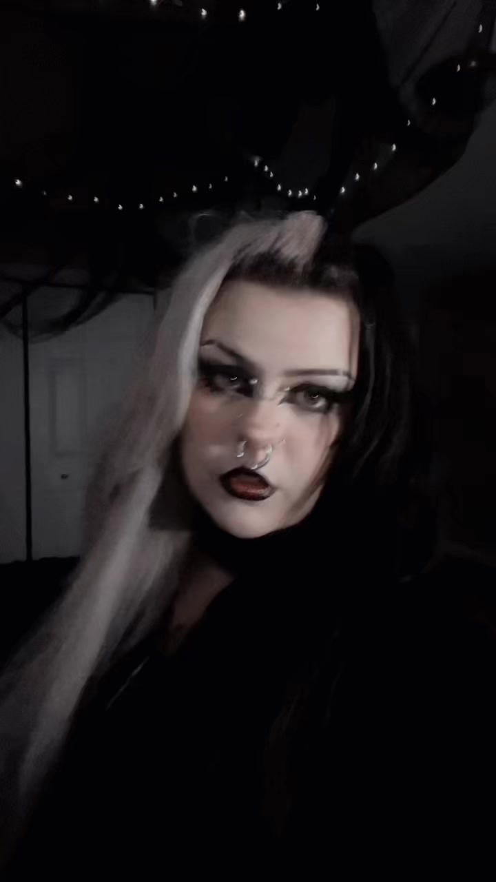 @🗡️Aleena 🗡️