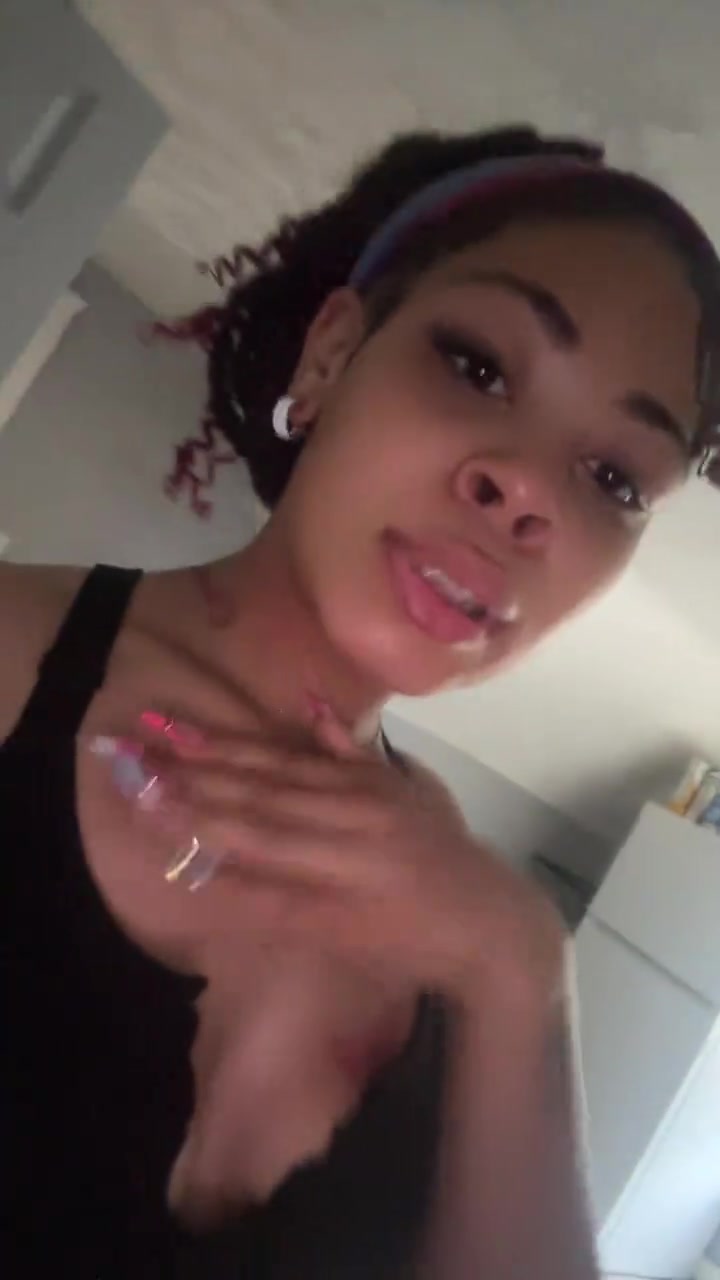 @GlossyAaaaa