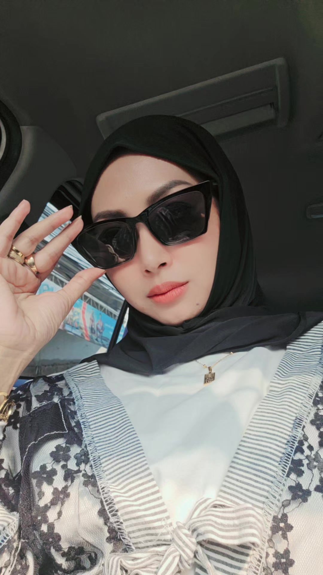 @Noer Beauty & Fashion