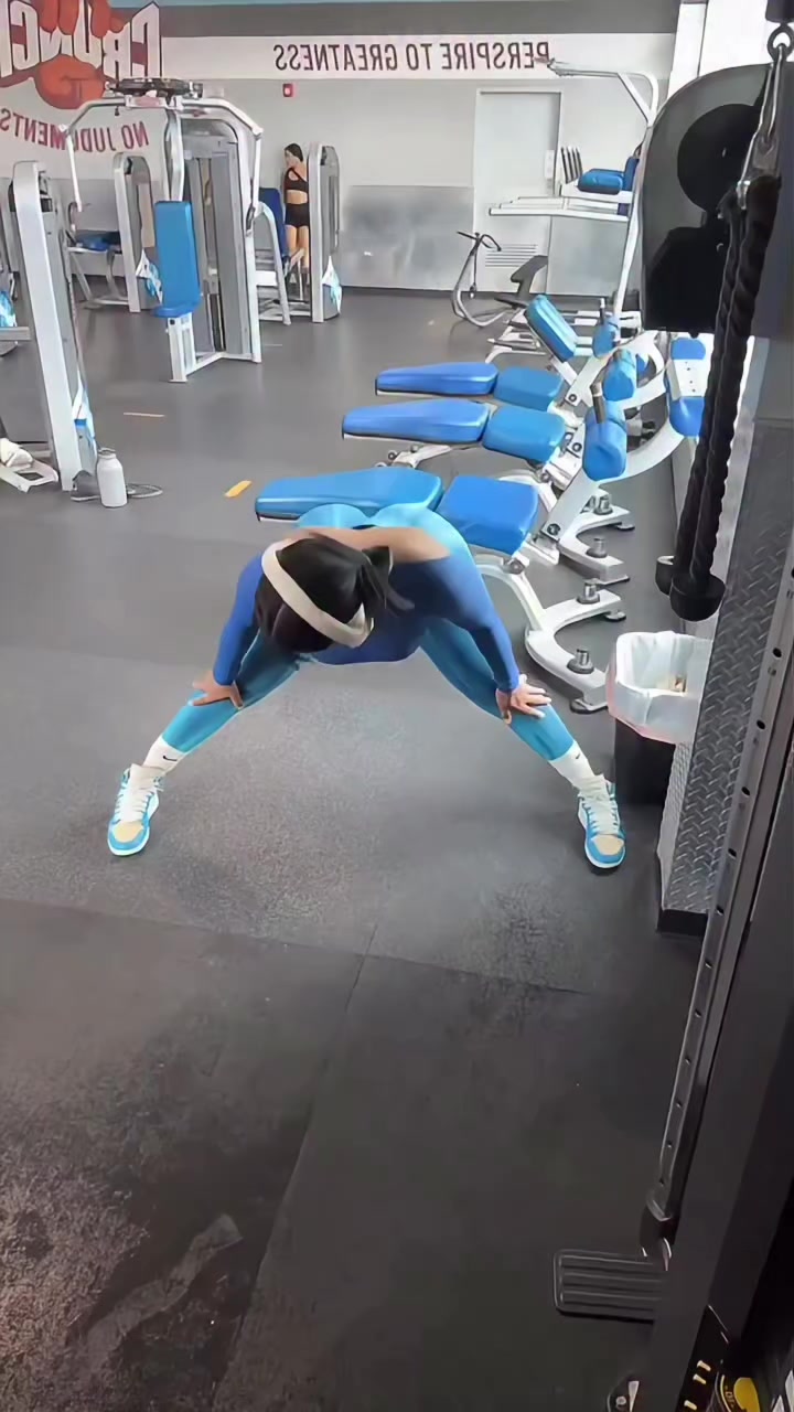 @LaChicaFitness