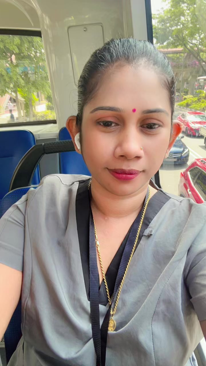 @06cutedilani🇱🇰🇸🇬