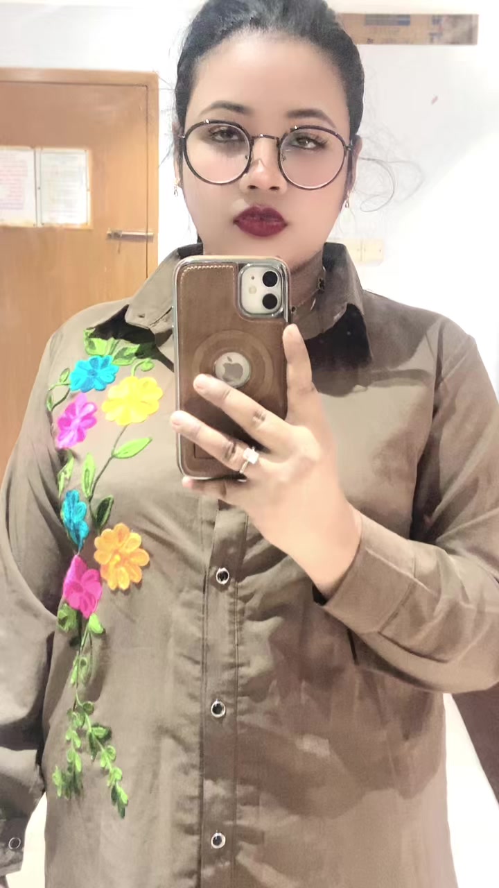 @🥰moni🥰