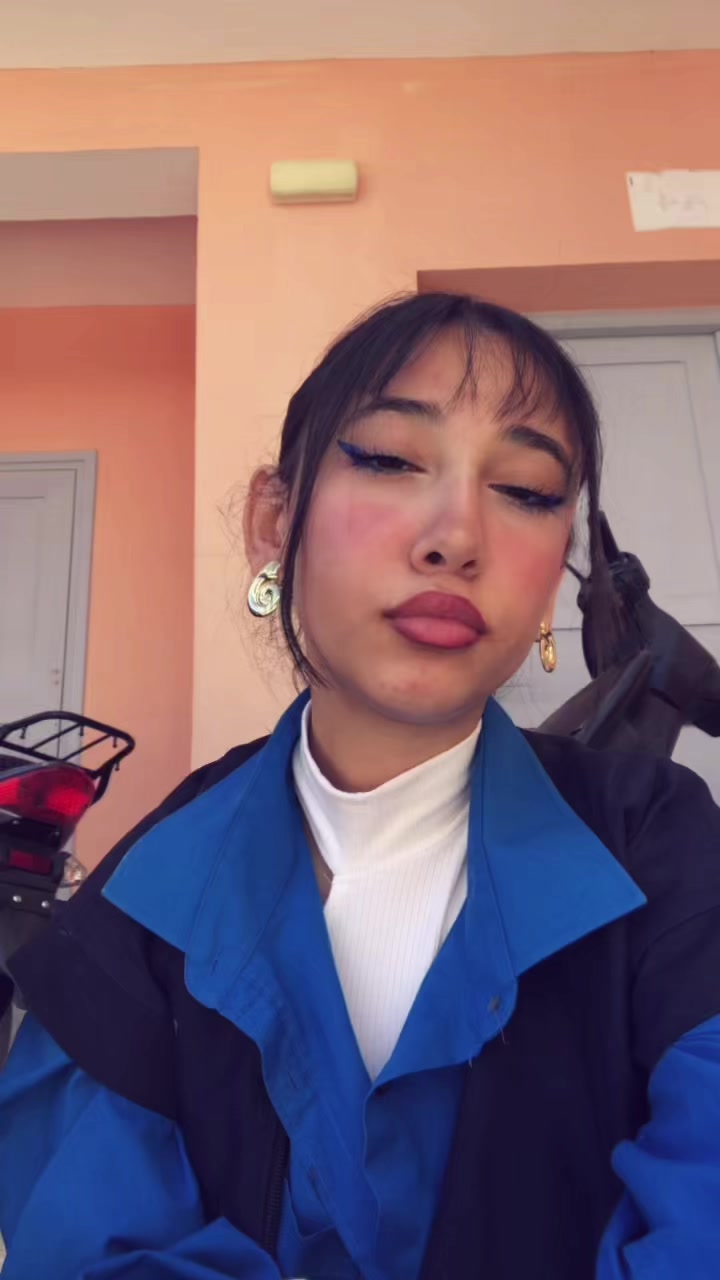 @M.