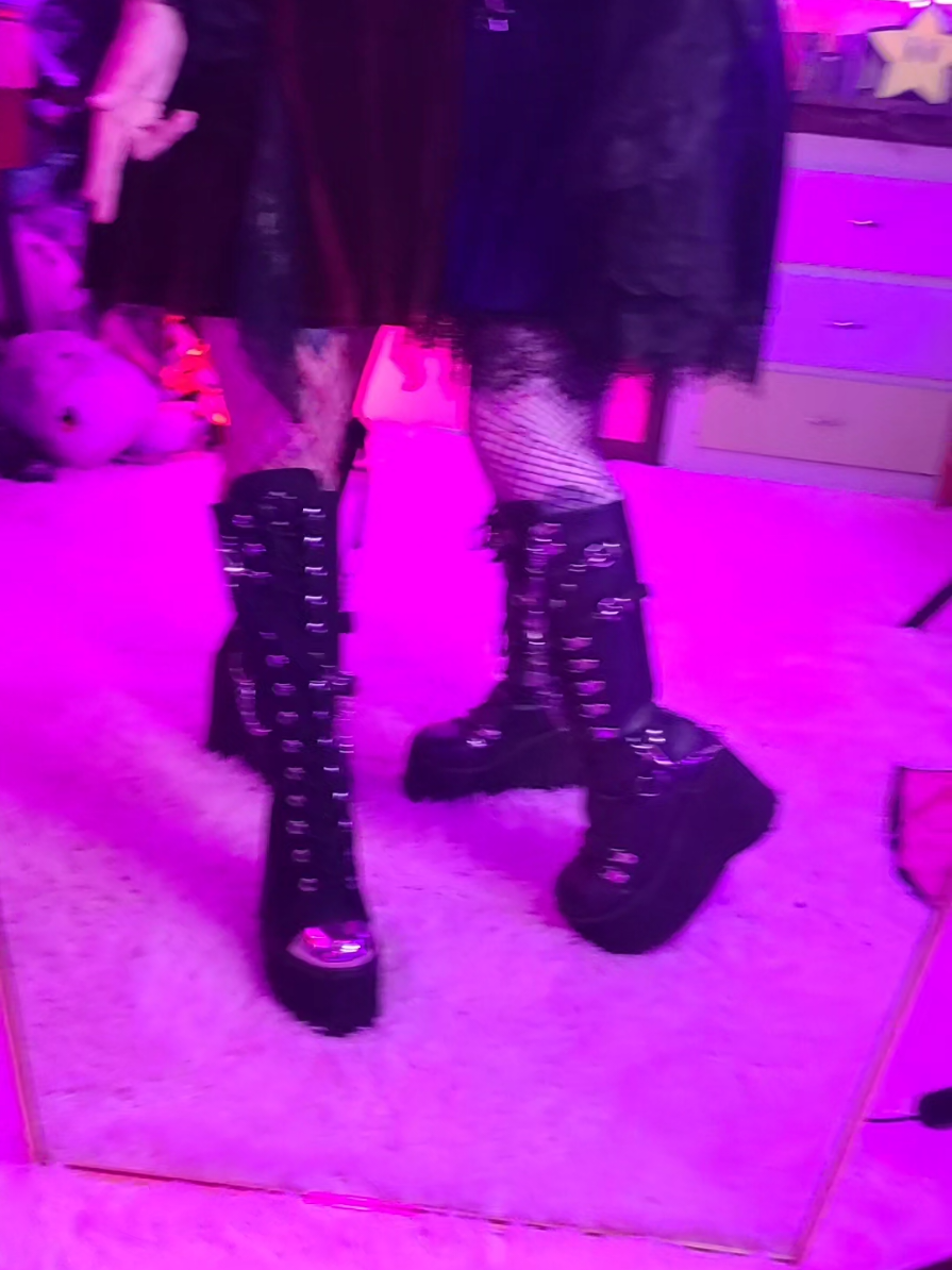 @Rainbow🏳️🌈Artist/Streamer🍃