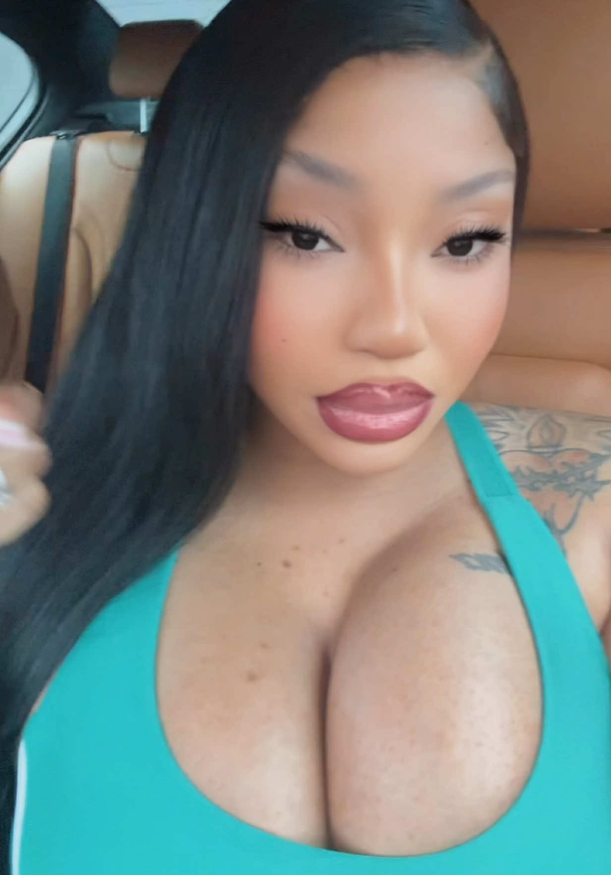 @Whytechynaa 🫧🐷