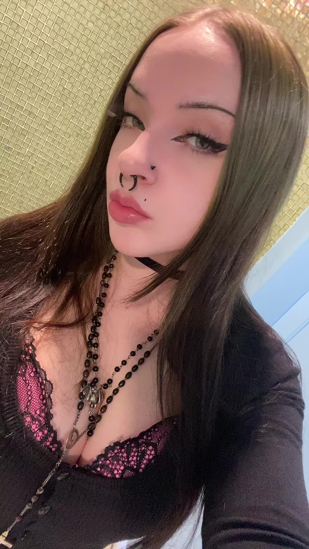 @Maya🪲