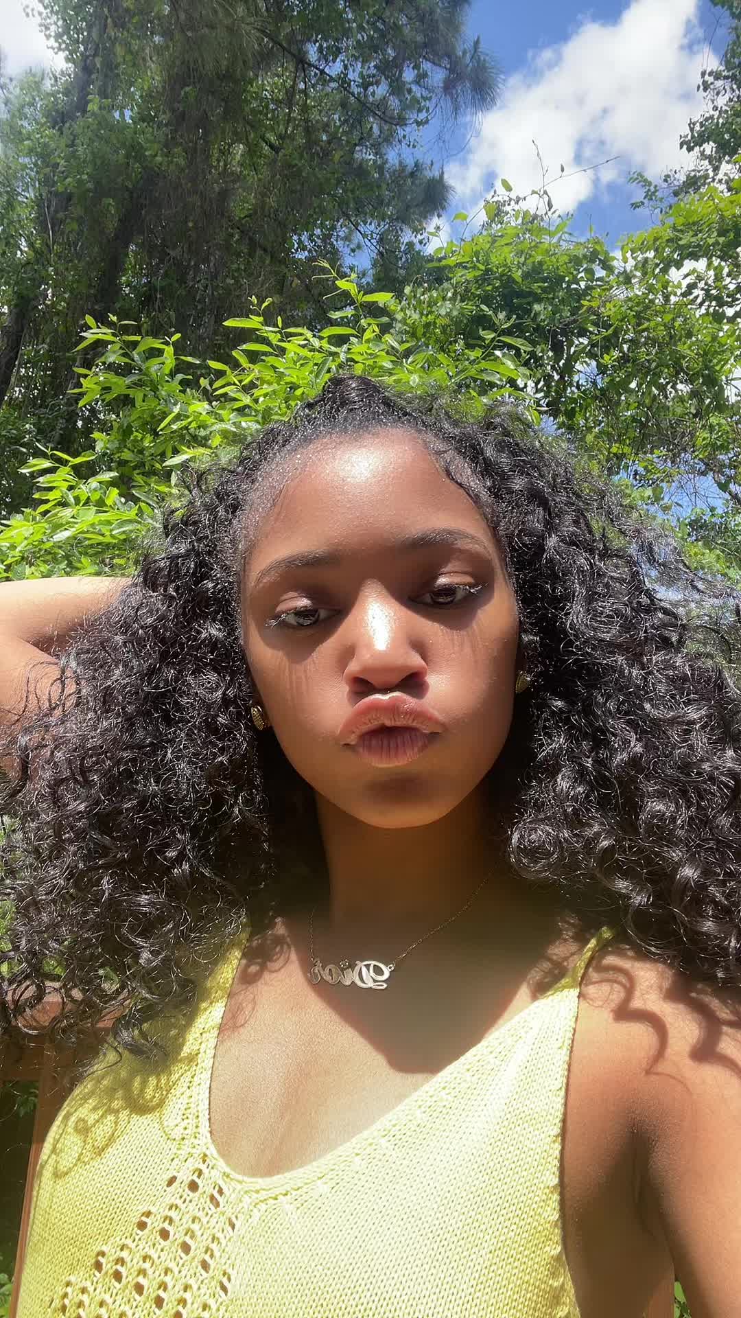 @⃟