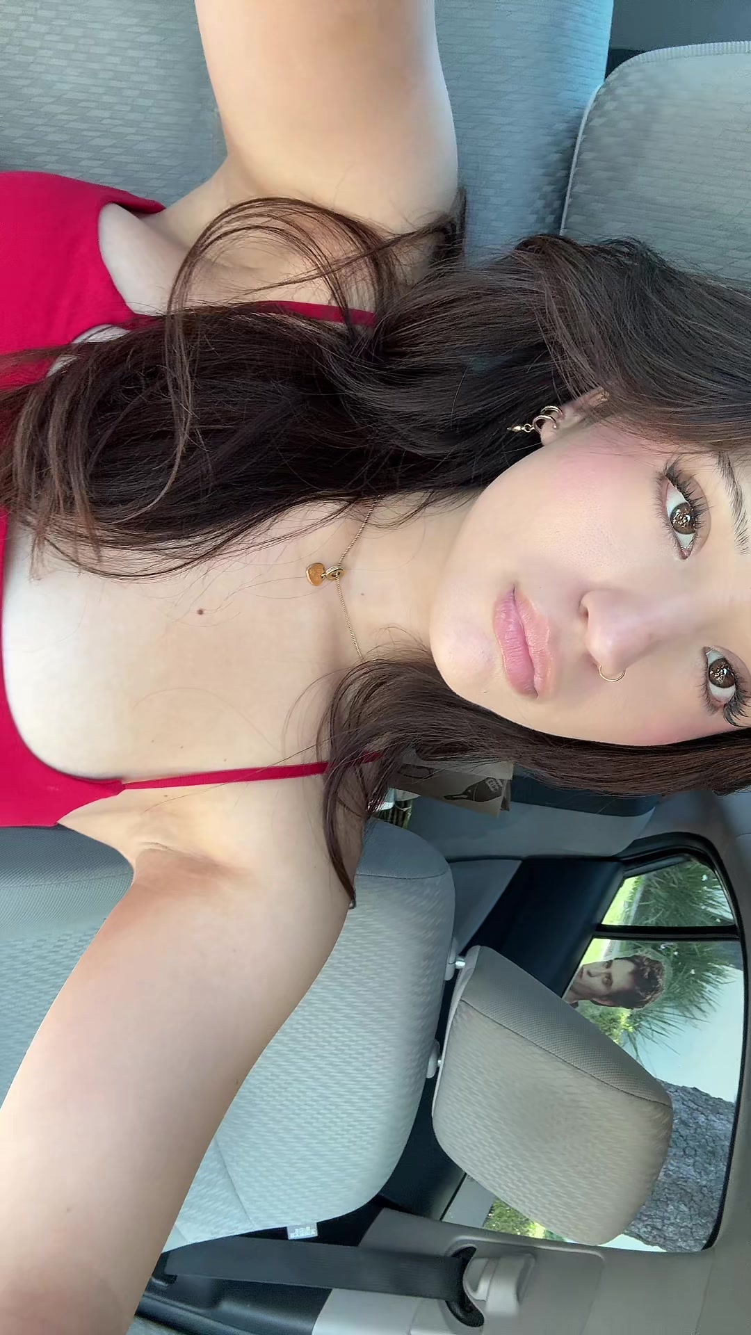 @daniela