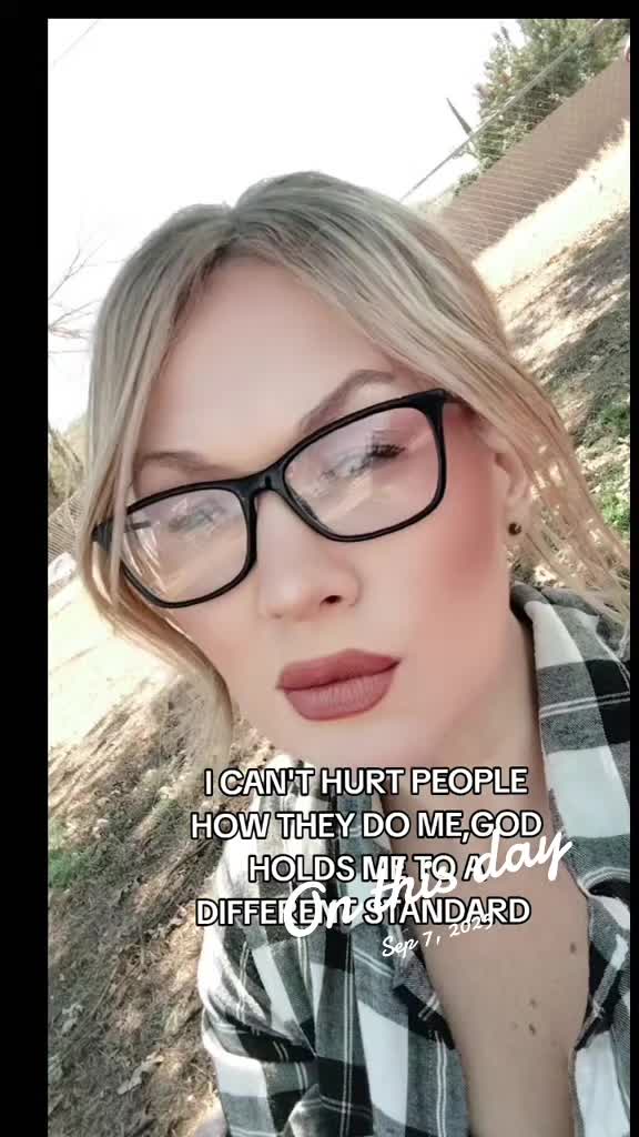 @Melissa kay🌻