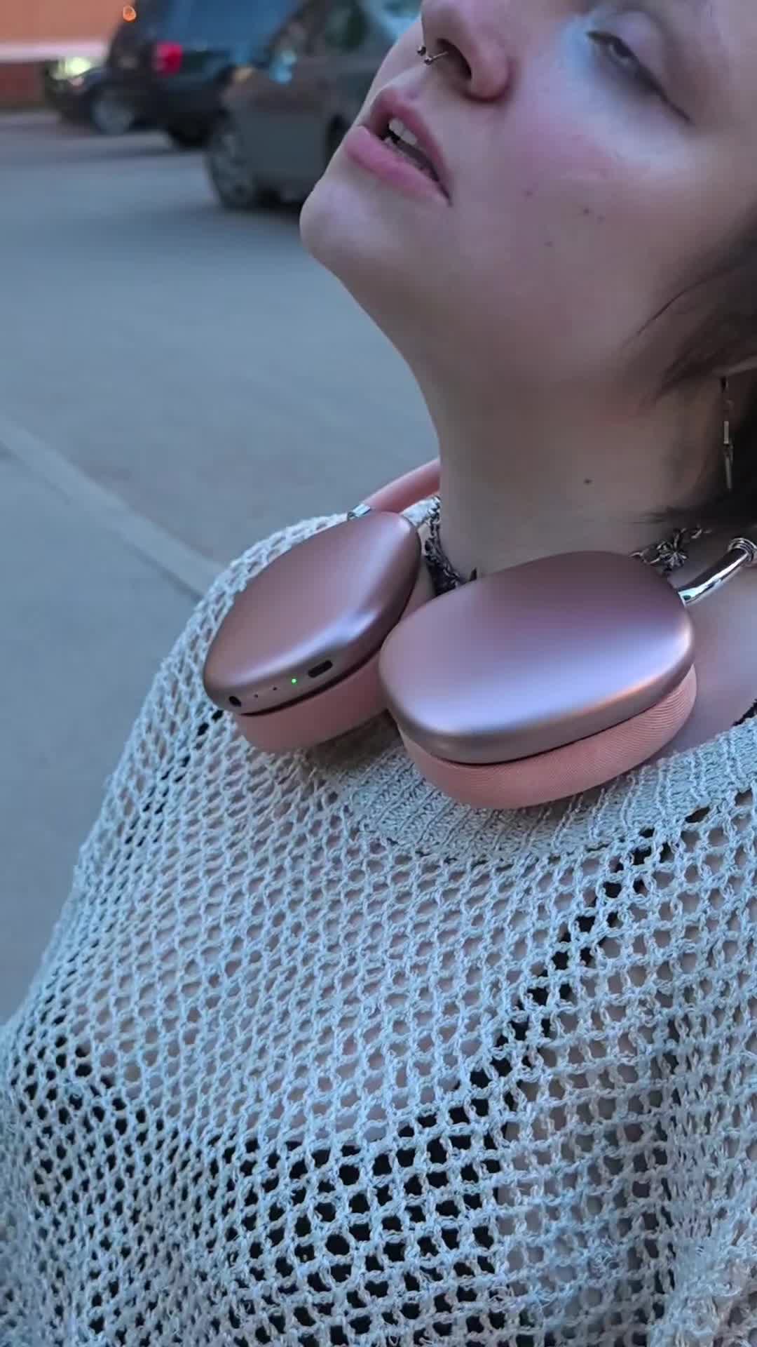 @Маня