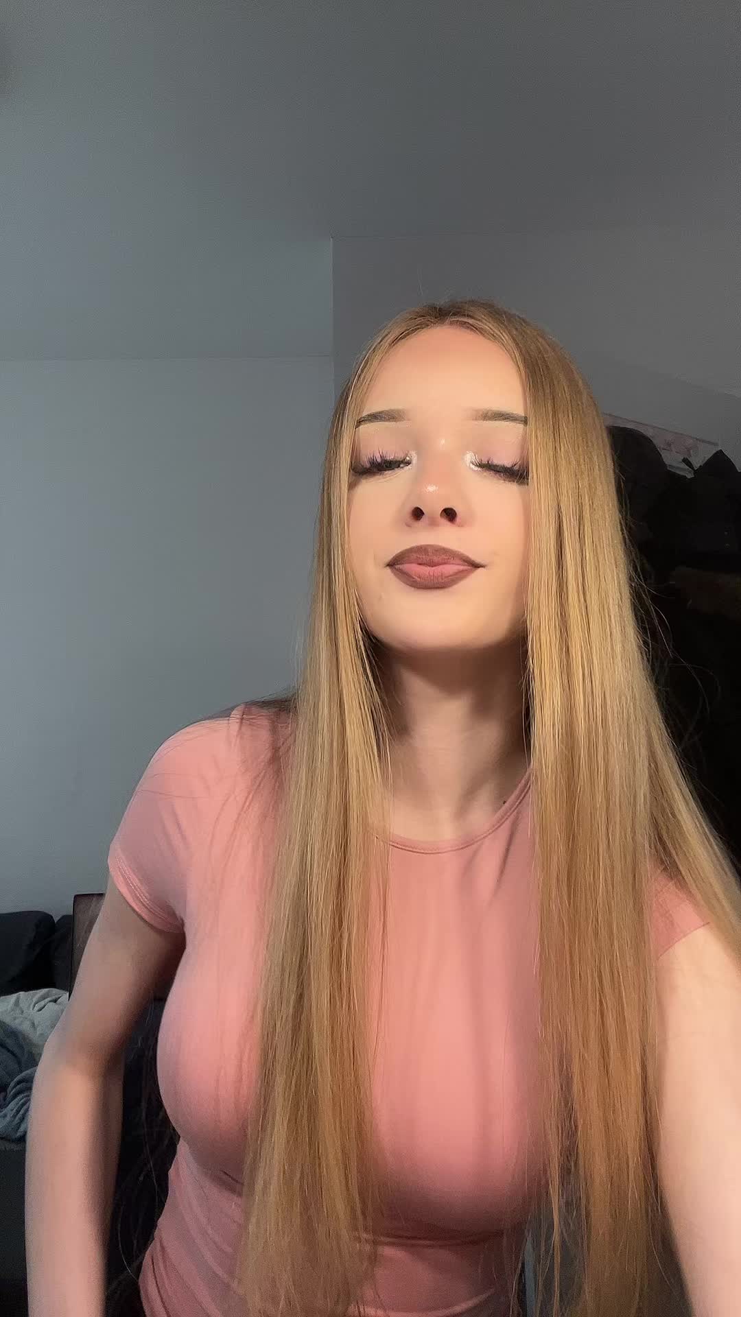 @𝓘𝓰𝓾𝓼𝓲𝓪 💕
