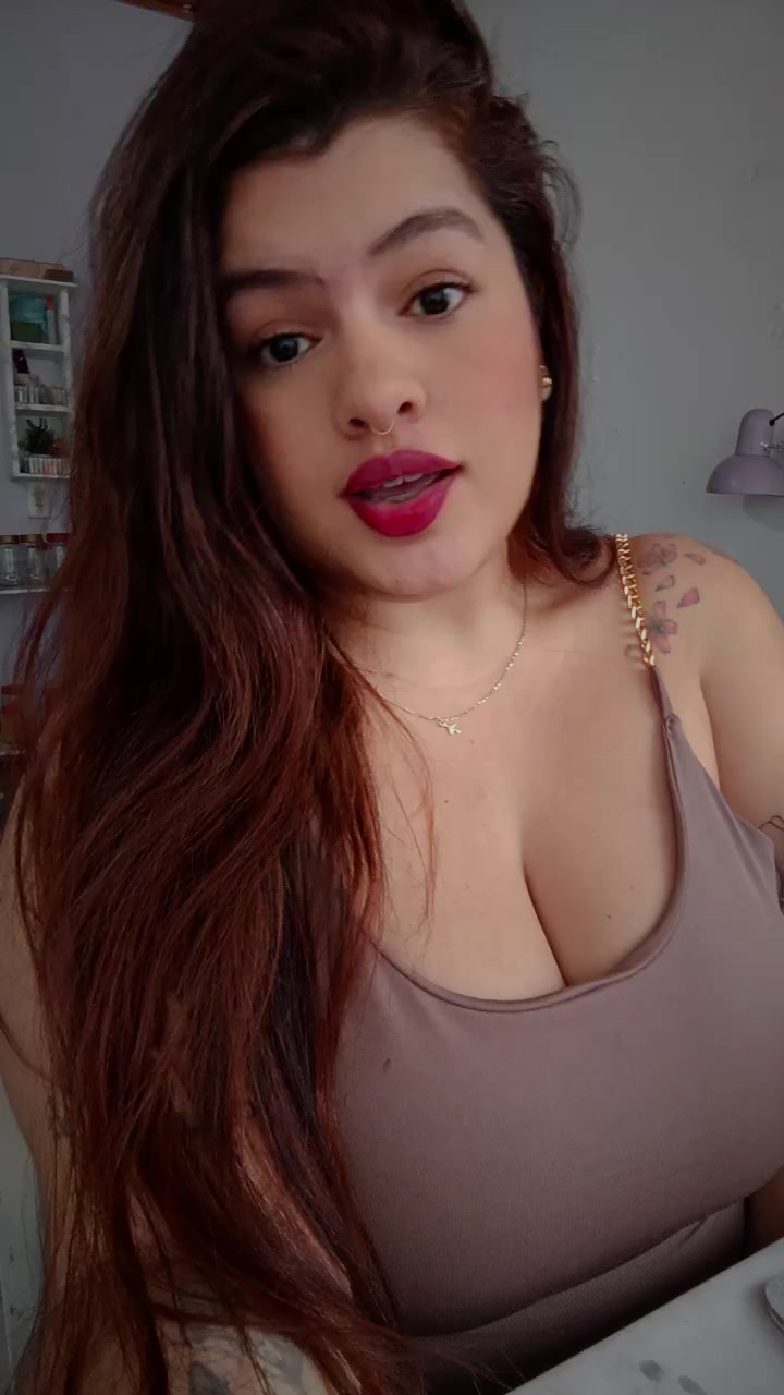 @Anyi Chaves 💜💄💋🇨🇴