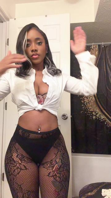 @TyeshaRaven