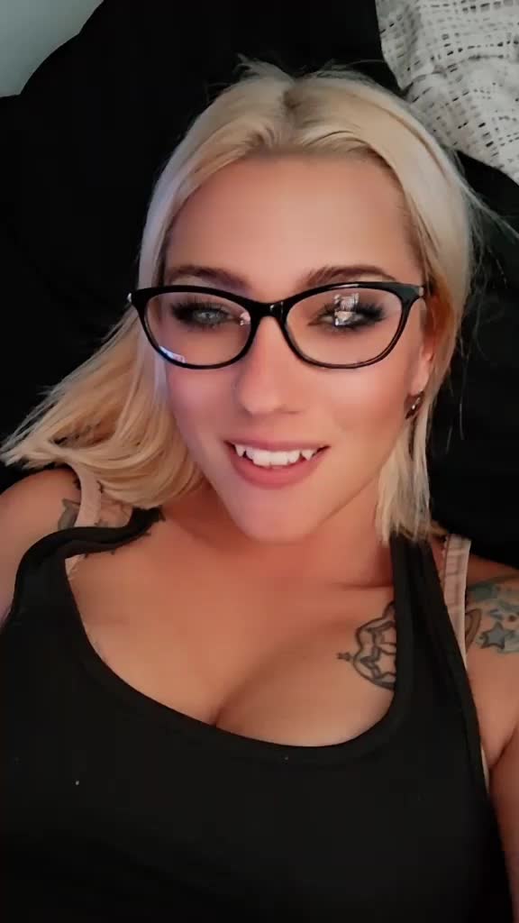 @QueenSkero