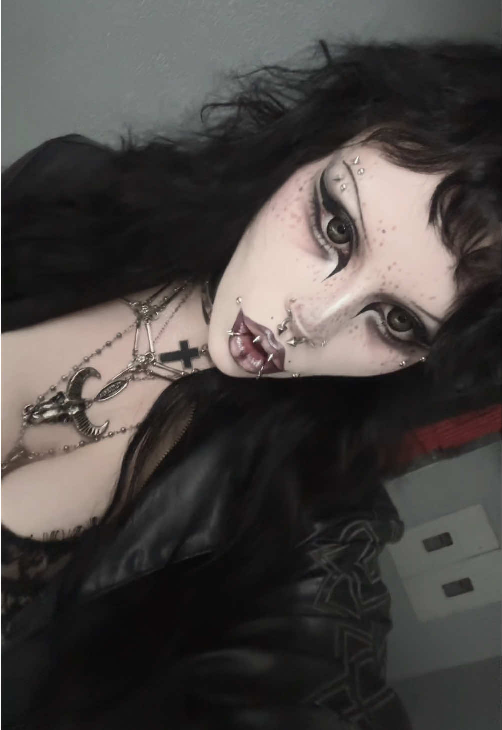 @palesw0rdsgirlx