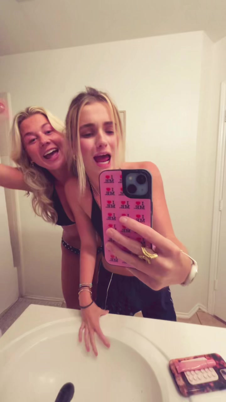 @mollybmcneal