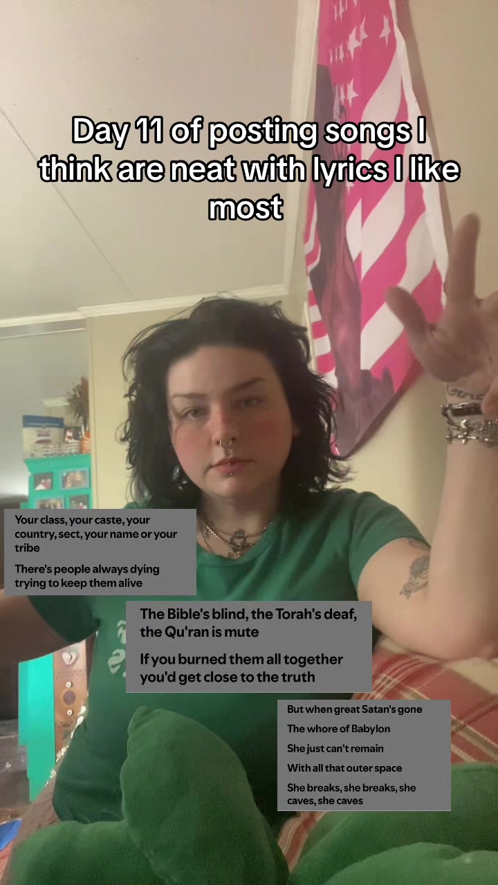 @HearseBunny☭