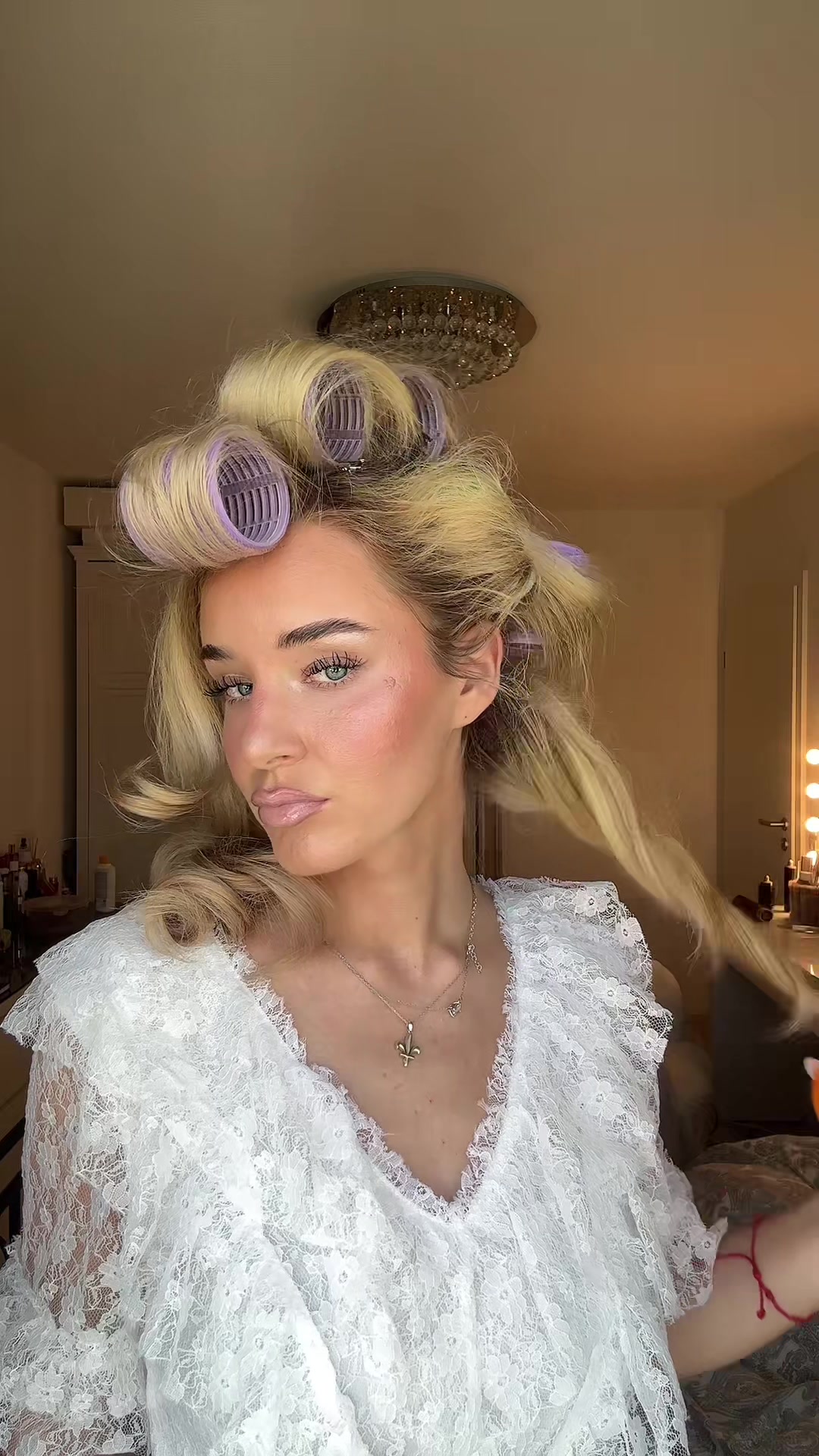 @Adelisa