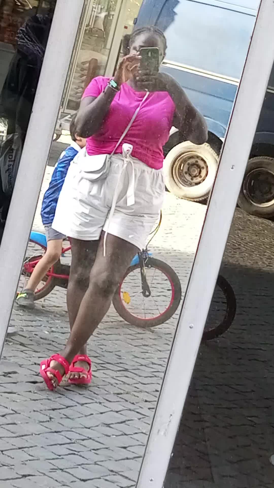 @Shaniee🇺🇬🇩🇪