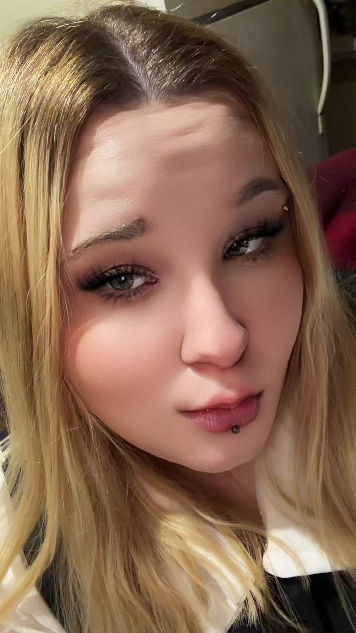 @✨{Blondasse25}✨