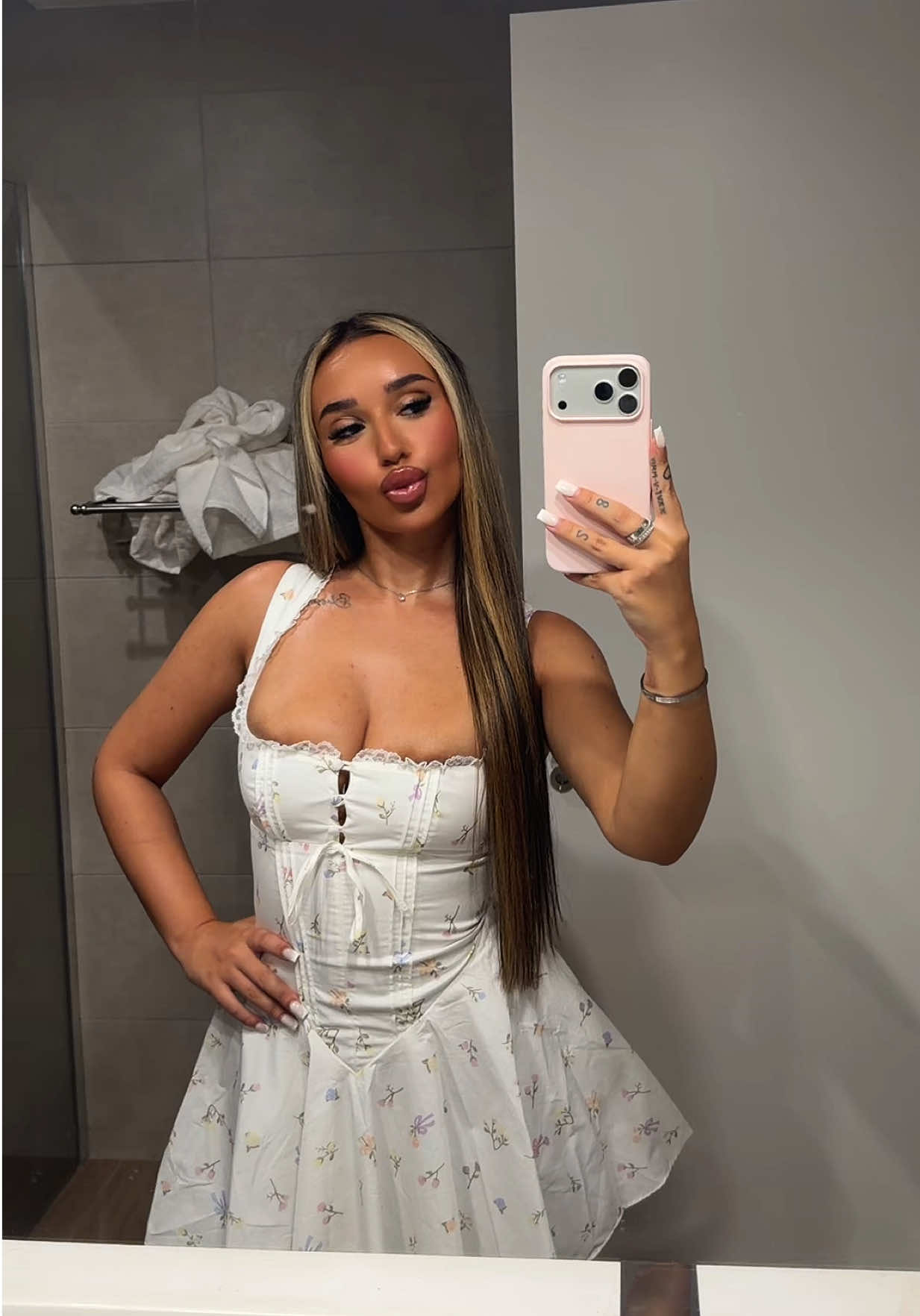 @Isabella Silvia