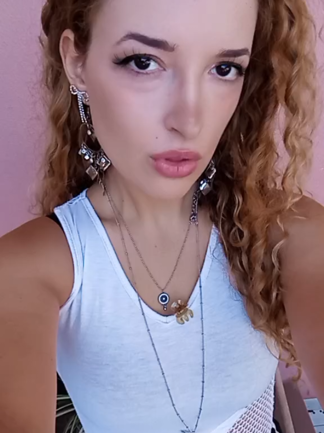 @Sofia__Lov___