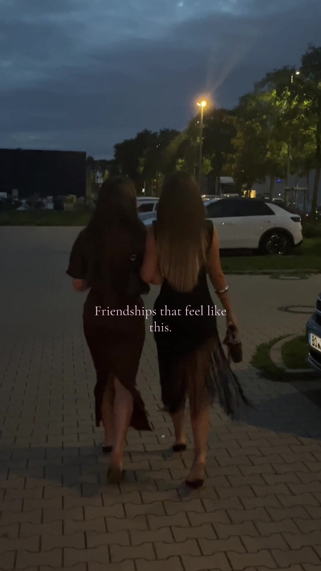 @𝒜𓃮